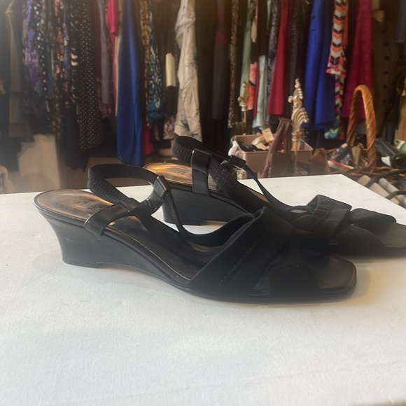 Etienne Aigner sandals - Picture 4 of 5